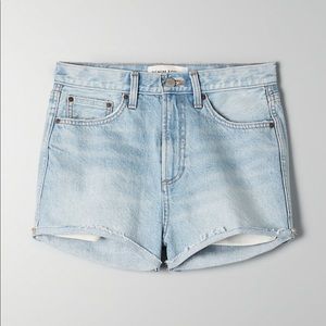 Aritzia Denim Forum Farrah Cheeky Short 27